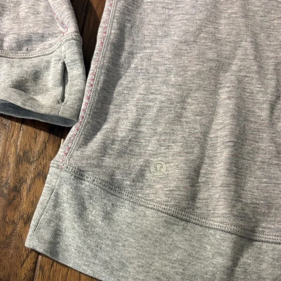 Lululemon in a Cinch REVERSAE Gray Quarter-Zip Pullover Cowl with Pink Accents - Picture 2 of 9